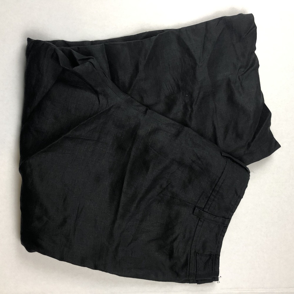 Anne Klein Black Capris